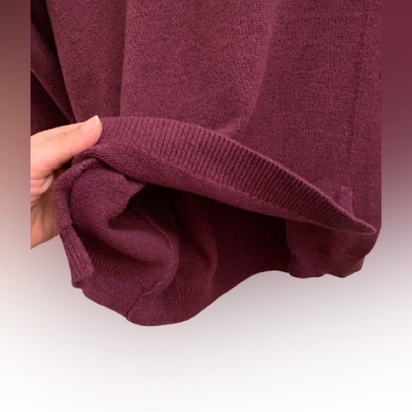 Size Small Tavik Sadie Sweater Sweater in Heather Rosewood color - Picture 9 of 9